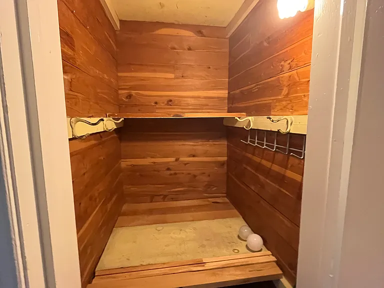 Closet 2