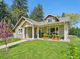 785 SE Englewood Dr, Hillsboro, OR 97123