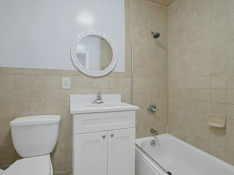 202 Main St #2E — Photo 14