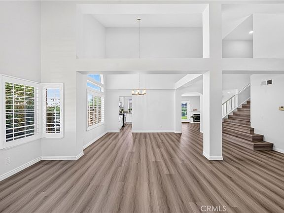3rd image of 16140 Ridgeview Ln