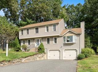 50 Ireta Rd, Shrewsbury, MA 01545