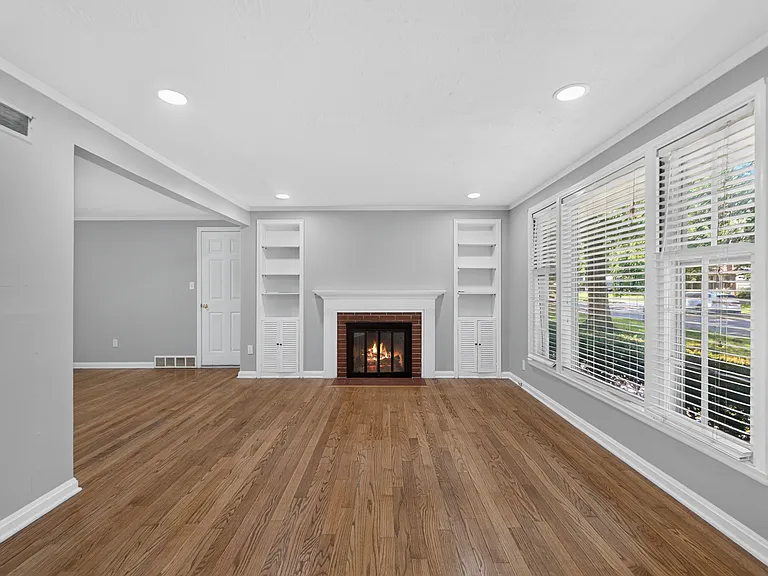 7318 Rosewood St — Photo 13
