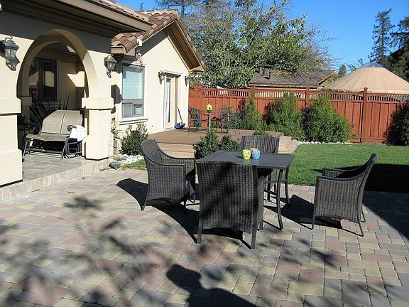 2nd image of 1422 Theresa Ave