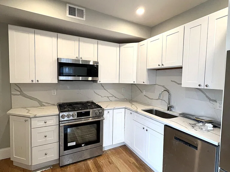 73 Pearl St #1 — Photo 2