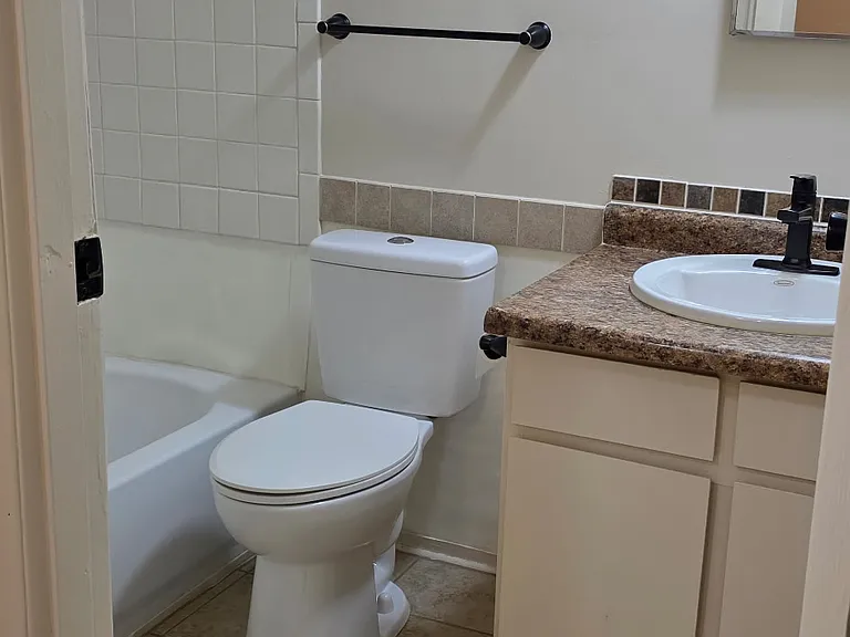 141 S Bates St #4 — Photo 14