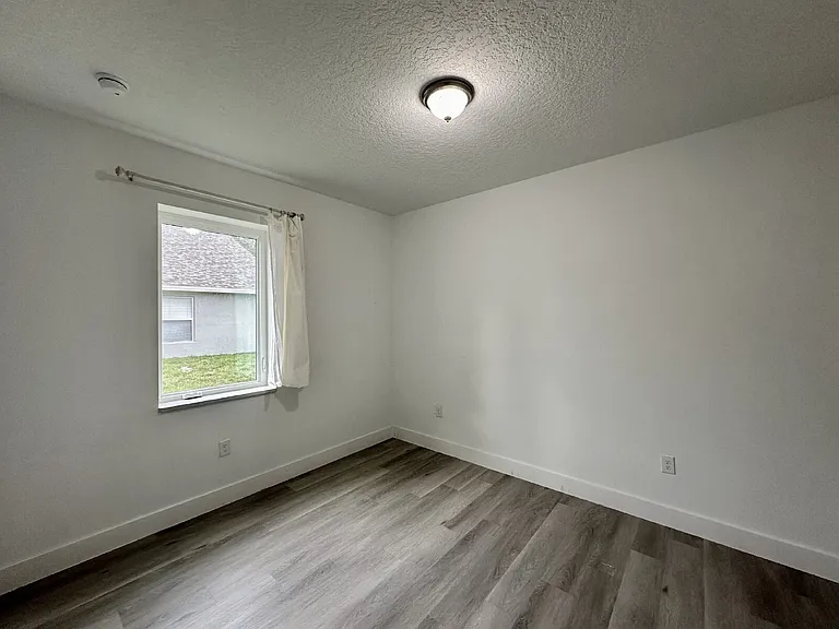 1370 Cogan Dr SE — Photo 11