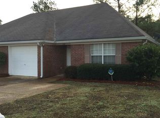 208 Woodlake Dr, Brandon, MS 39047