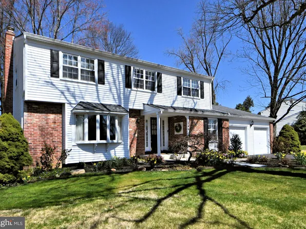 546 Hammond Dr, Yardley, PA 19067