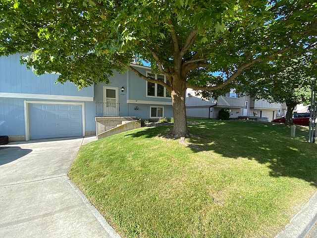 1st image of 11405-11407 E 40th Ave
