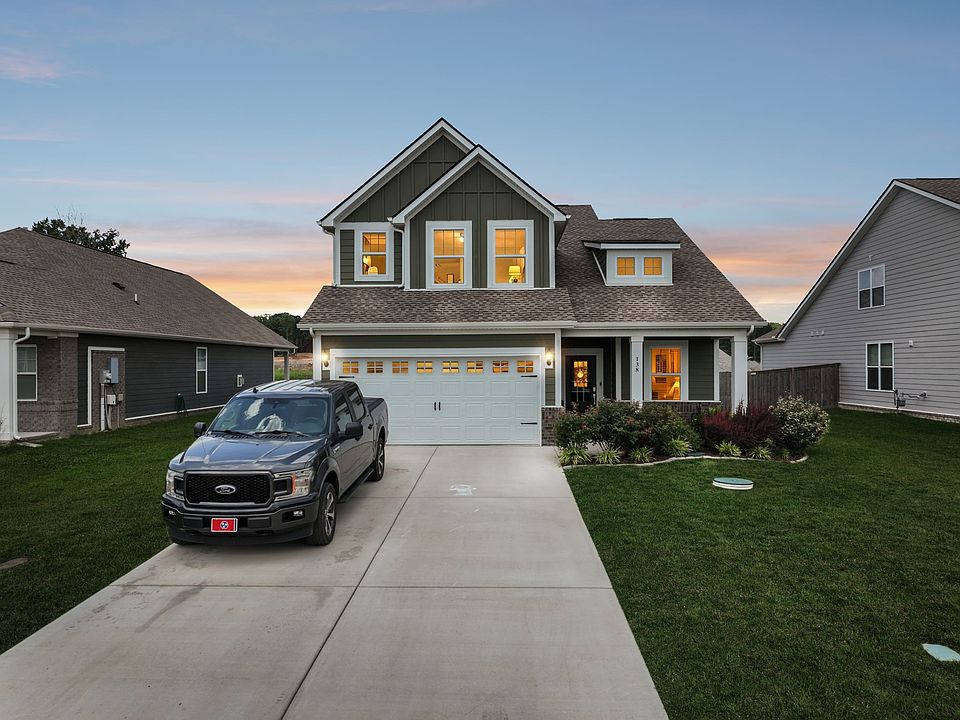 1st image of 138 Ravens Crest Ave