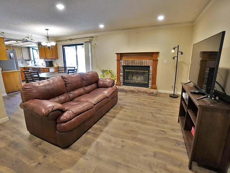 5823 E Washington Ave — Photo 20
