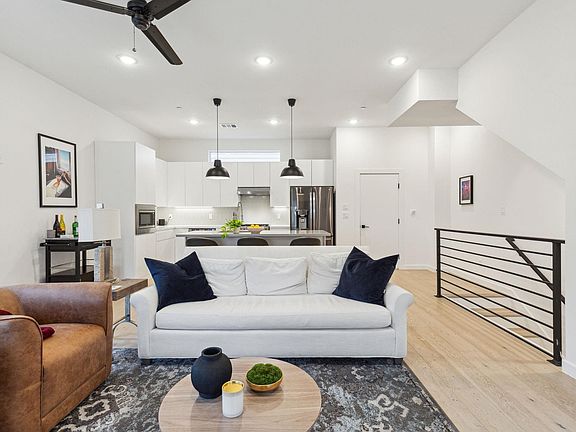 5th image of 1507 N Garrett Ave Suite 201