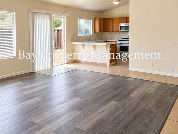 4th image of 1001 Highpoint Ct