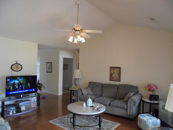 2nd image of 398A Paris Harbor Dr