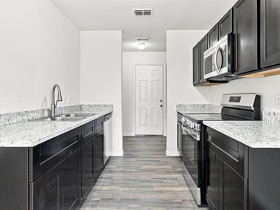 4th image of 3204 Avenue L