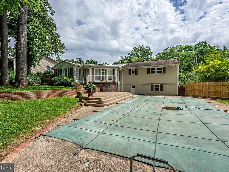 6438 Woodville Dr — Photo 26