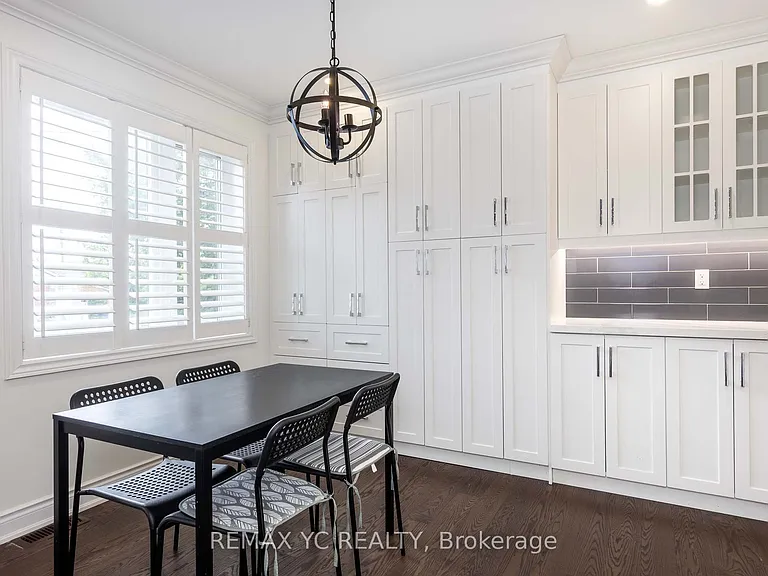 77 Talbot Rd — Photo 10