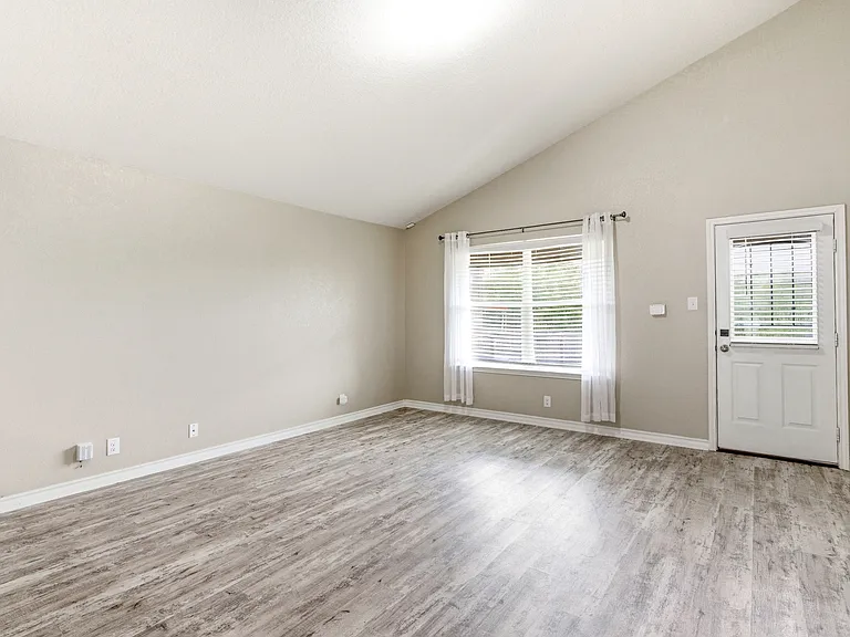 2623 Barbwire Way — Photo 32