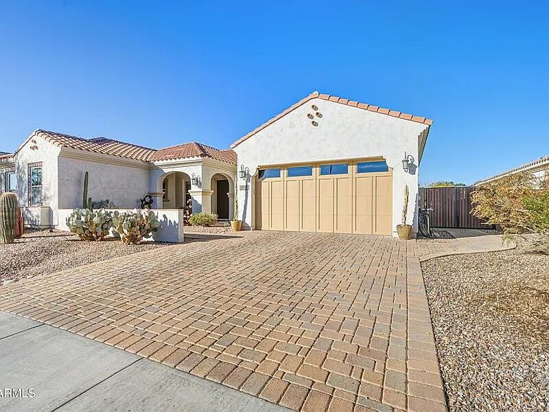 1st image of 3930 E Iris Dr