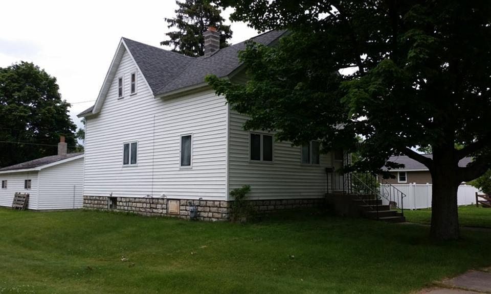 1st image of 938 Gladstone St