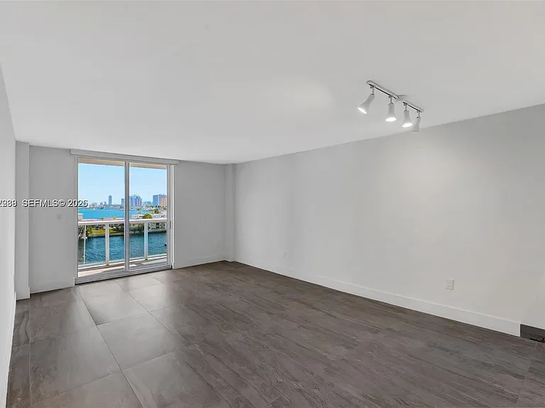 7928 West Dr #802 — Photo 7