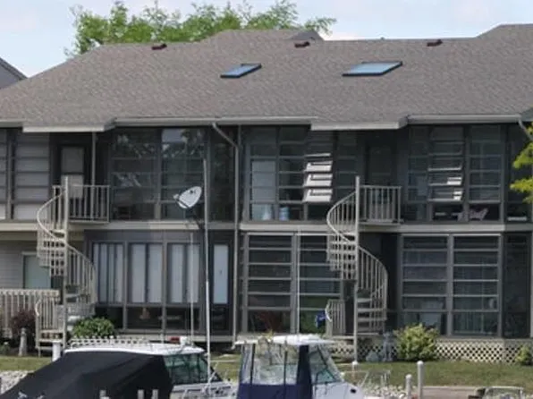 6512 N Harris Harbor Dr, Oak Harbor, OH 43449