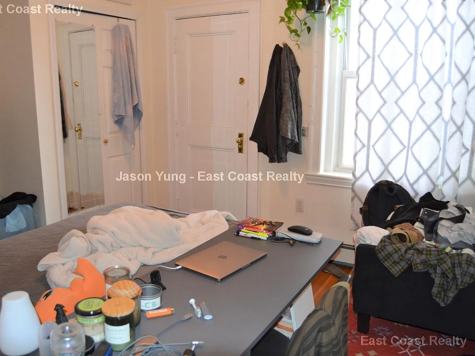 4 bed, 2.0 bath, 1200 sqft, $5,900 — Photo 4