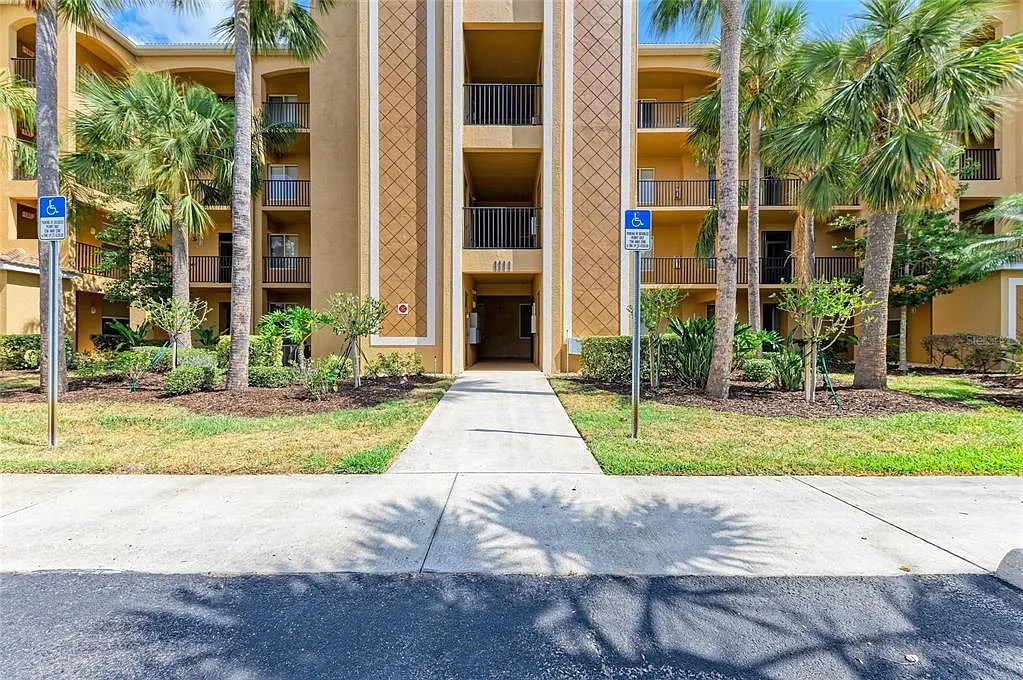 2 bed, 2.0 bath, 1194 sqft, $2,499 — Photo 4
