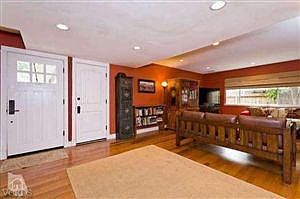 4th image of 331 Aliso St