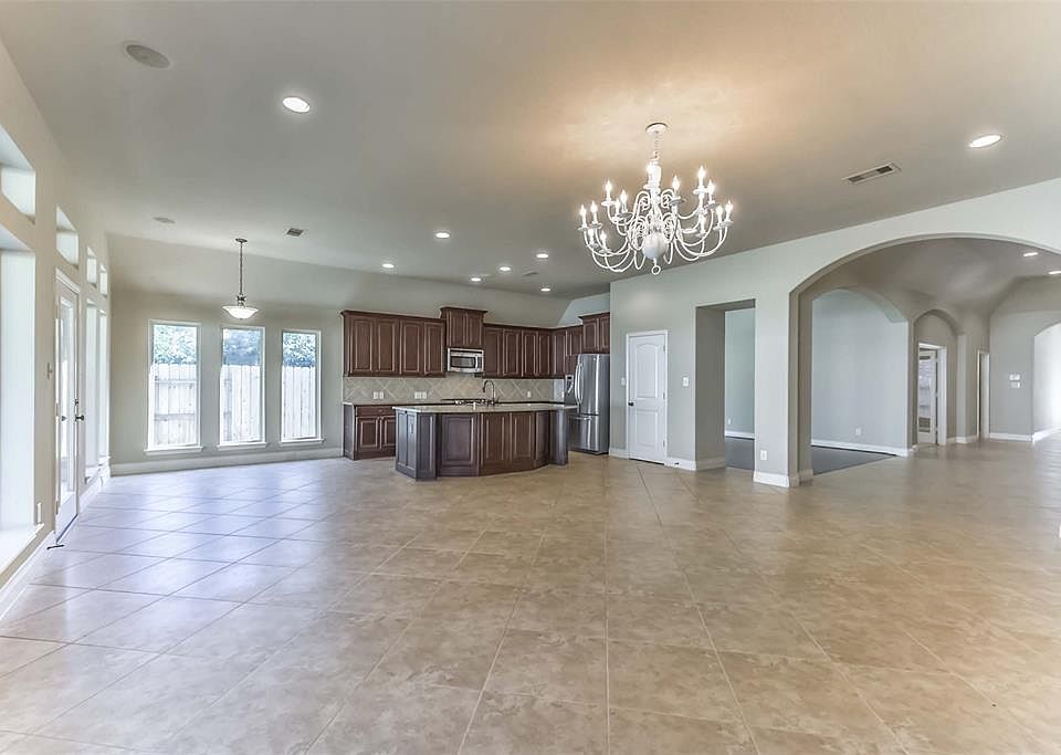 1st image of 35 Bear Grove Dr