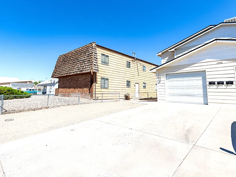 1240 Bunting Ave #1 — Photo 18