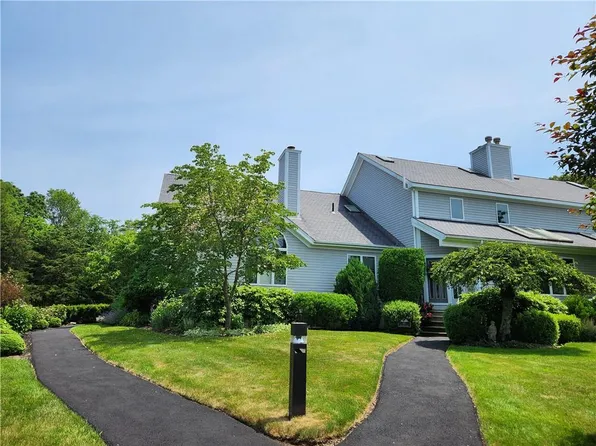87 Oceanwoods Dr, North Kingstown, RI 02852