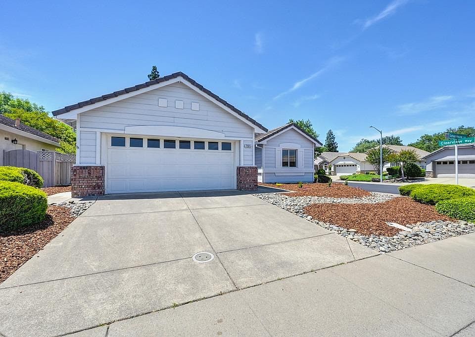 1st image of 7265 School House Ln