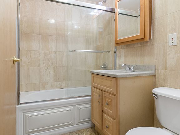 5th image of 428 W 49th St APT 5B