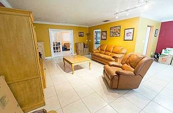 3rd image of 9197 Fountainbleau Blvd APT 1