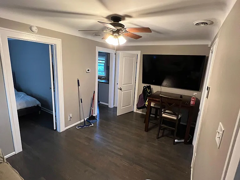 2326 Garfield St — Photo 2