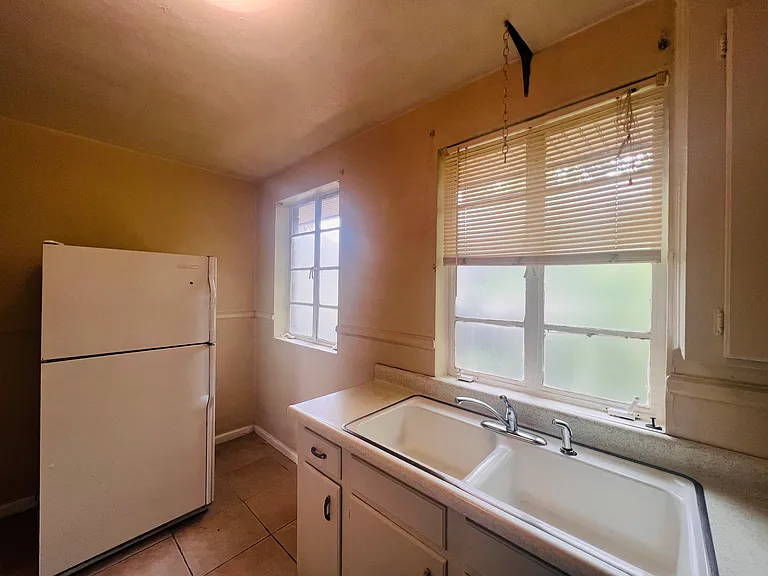 3801 Habersham St — Photo 6