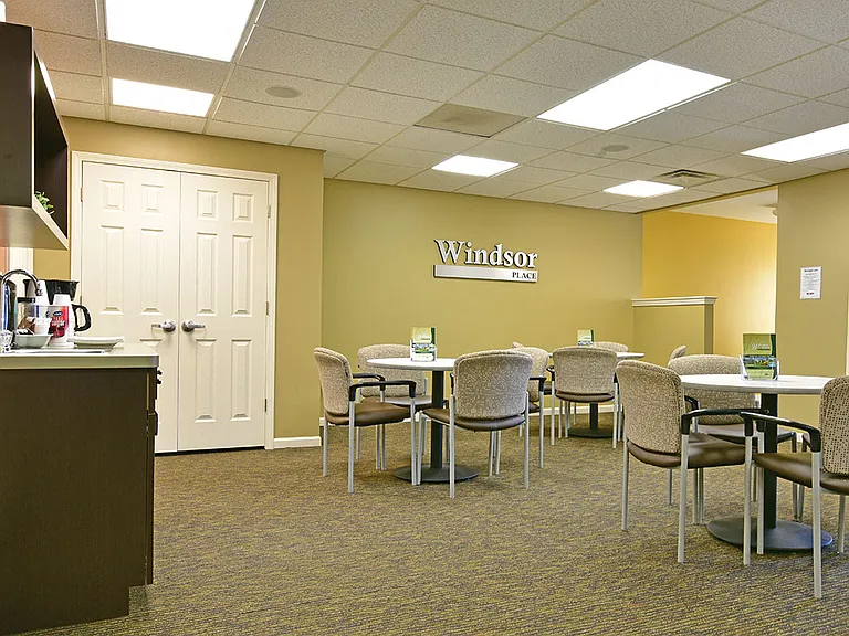 Windsor Place Apartments — Photo 24