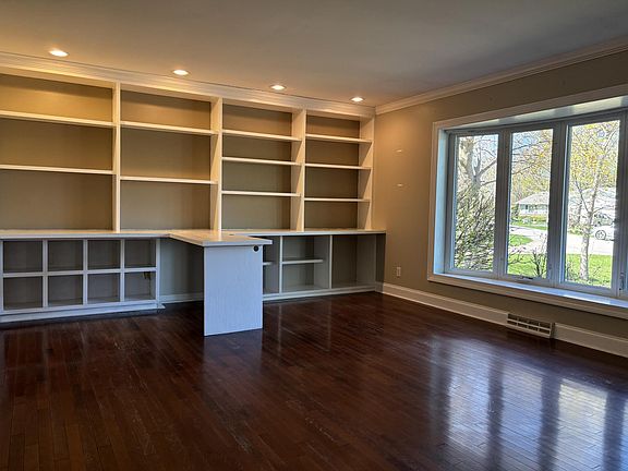 4th image of 2421 White Oak Trl #2421