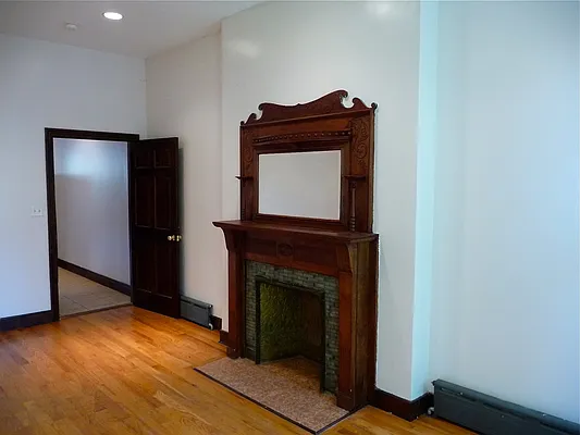 Rented by Perry Associates NYC Inc | media 41