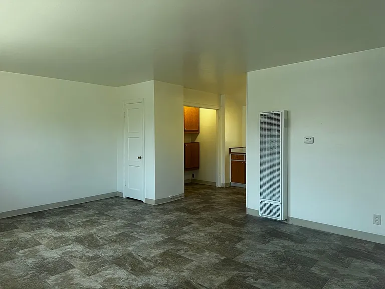 569 Main St — Photo 11