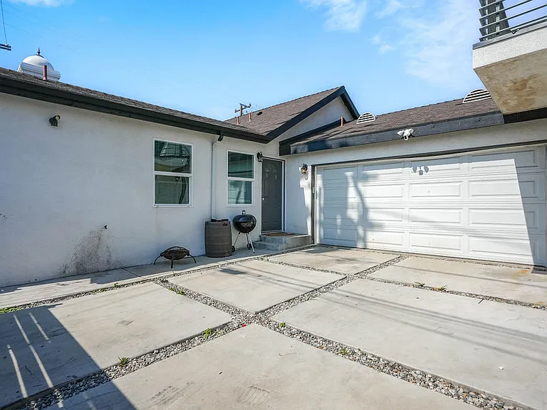 120 N Rowan Ave — Photo 23