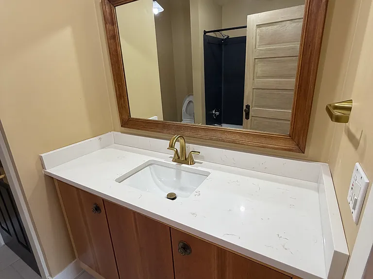1122 E Westminster Ave — Photo 33