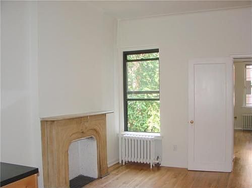 1st image of 4 E 90th St