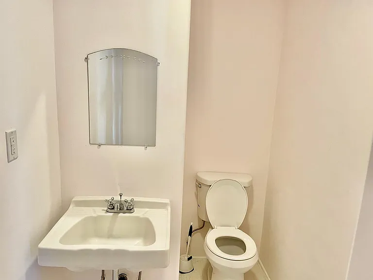 5456 Packard St — Photo 17