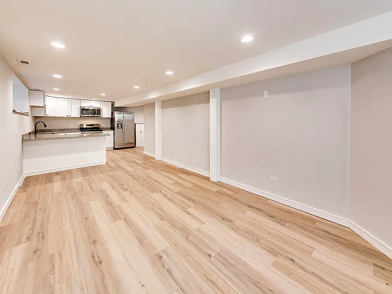 824 N Maplewood Ave #G — Photo 6