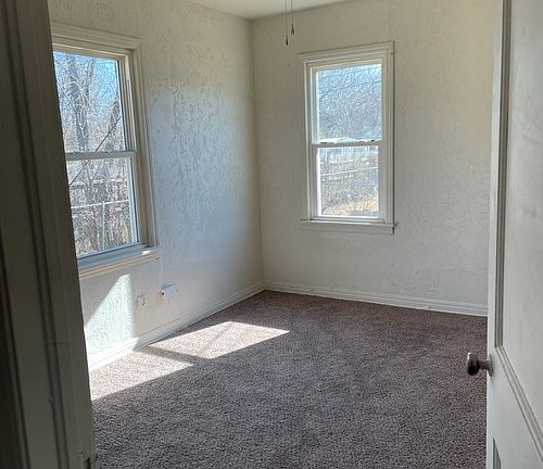5th image of 1818 NW Floyd Ave
