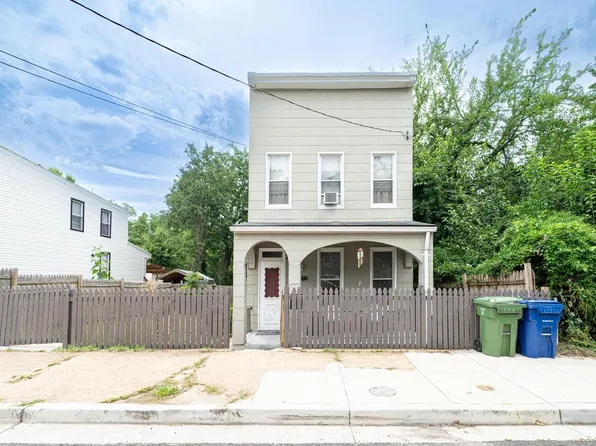 3223 Strickland St, Baltimore, MD 21229
