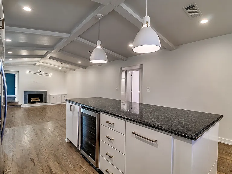 2524 NW 52nd St — Photo 17
