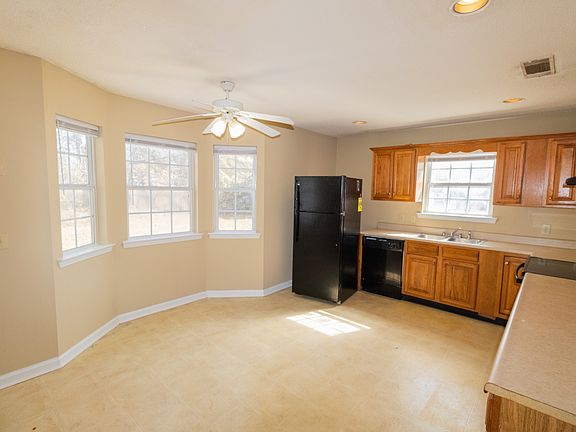 3rd image of 1634 Drayton Ln